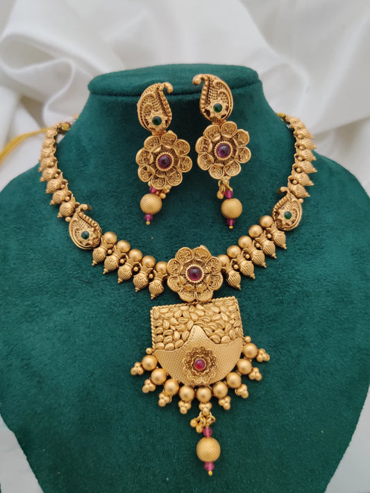 Antique High Gold Necklace Set With Earrings